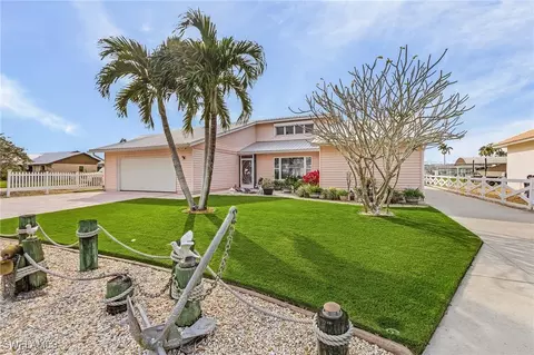 2197 Isle Of Pines Ave, Fort Myers, FL 33905