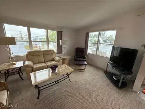 86 Lofty Ln, North Fort Myers, FL 33903