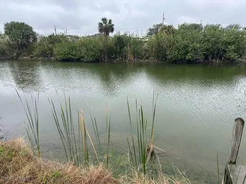 2114 NW 2nd Ave, Cape Coral, FL 33993