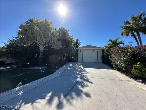 11662 Pawley Ave, Bonita Springs, FL 34135