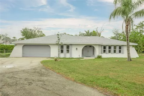 3760 Liberty Sq, Fort Myers, FL 33908