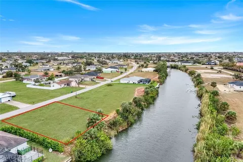 2526 NE 19th Pl, Cape Coral, FL 33909