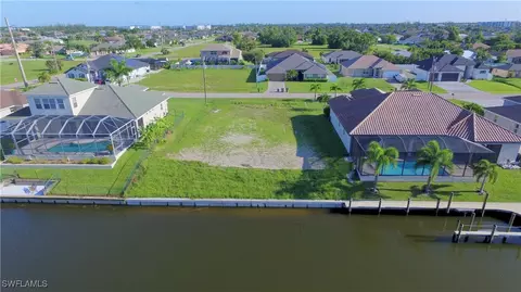 1914 SW 28th Ln, Cape Coral, FL 33914