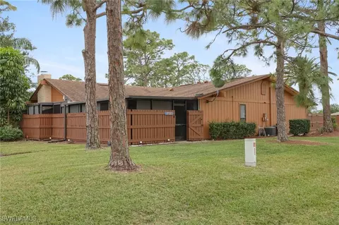 5608 Foxlake Dr, North Fort Myers, FL 33917