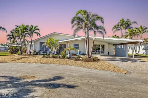 10 Clearview Blvd, Fort Myers Beach, FL 33931