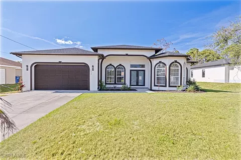 1013 Alfreda Ave, Lehigh Acres, FL 33971