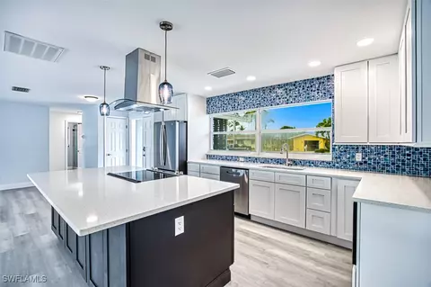 5329 Cobalt Ct, Cape Coral, FL 33904