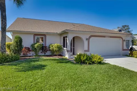 17739 Dracena Cir, North Fort Myers, FL 33917