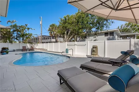 143 Gulf Island Dr, Fort Myers Beach, FL 33931
