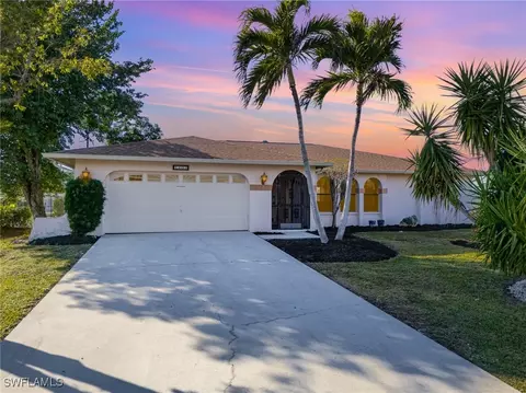 1402 Vendome Ct, Cape Coral, FL 33904