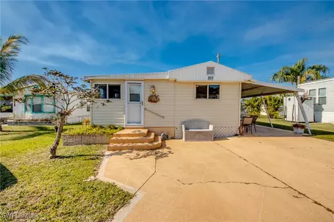 217 Lamplighter Ln, North Fort Myers, FL 33917