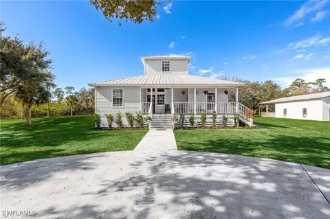 2670 Packinghouse Rd, Alva, FL 33920