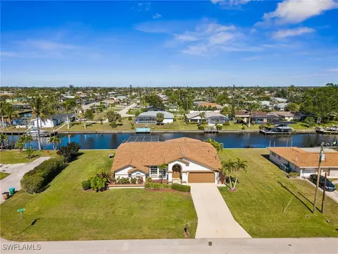203 SE 37th Ln, Cape Coral, FL 33904