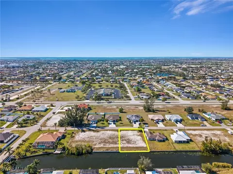 2107 SW 15th Pl, Cape Coral, FL 33991
