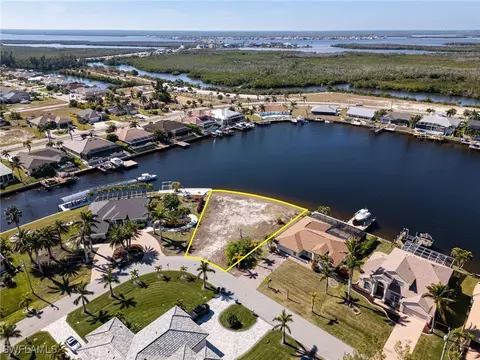 314 SW 38th Pl, Cape Coral, FL 33991