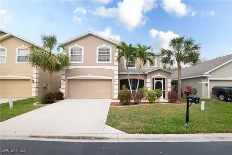 8848 Fawn Ridge Dr, Fort Myers, FL 33912