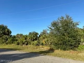 5017 Mateo Cir, Labelle, FL 33935