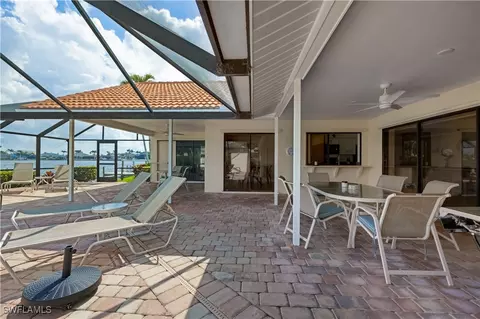 610 SW 52nd St, Cape Coral, FL 33914