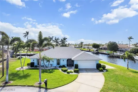 400 Avalon Dr, Cape Coral, FL 33904