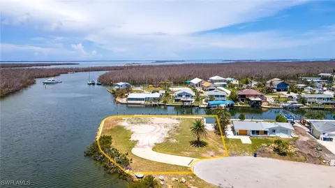2183 Sanibel Blvd, Saint James City, FL 33956