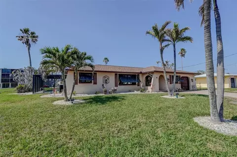 4 Fairview Blvd, Fort Myers Beach, FL 33931