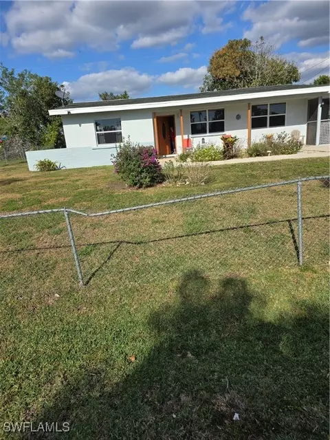 13 E Jersey Rd, Lehigh Acres, FL 33936