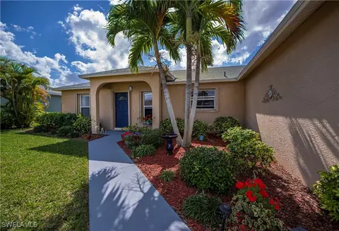 208 SE 27th Ter, Cape Coral, FL 33904