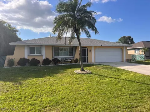 32 NE 13th Ct, Cape Coral, FL 33909