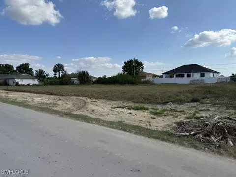 1022 NE 13th St, Cape Coral, FL 33909