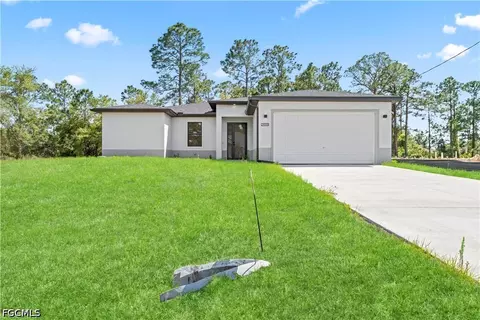 2618 69th St W, Lehigh Acres, FL 33971