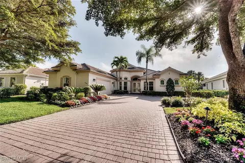 22491 Glenview Ln, Bonita Springs, FL 34135