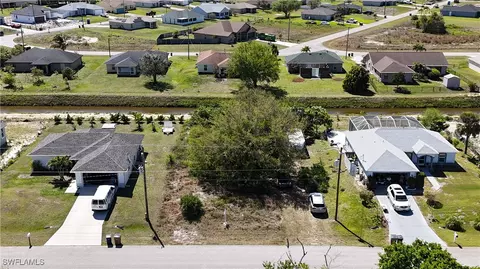 1015 Cedartree Ave, Lehigh Acres, FL 33971