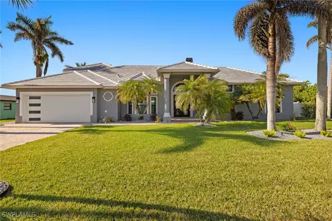 18468 Cutlass Dr, Fort Myers Beach, FL 33931