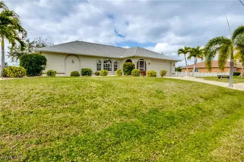 826 SW 4th Ave, Cape Coral, FL 33991