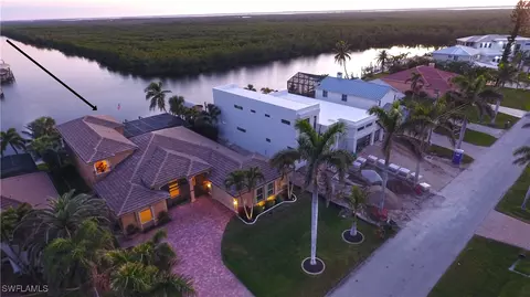 2834 SW 51st St, Cape Coral, FL 33914
