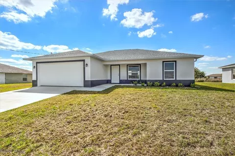 9004 Meadow Ct, Labelle, FL 33935