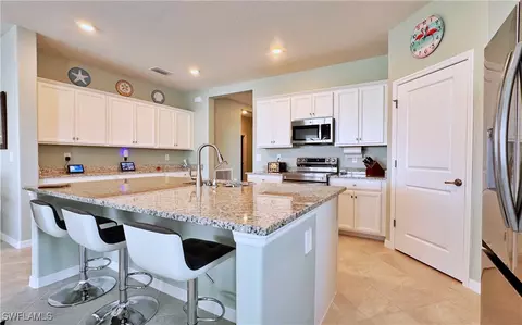 3995 E Hampton Cir, Alva, FL 33920 photo 8