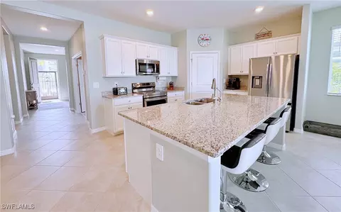 3995 E Hampton Cir, Alva, FL 33920 photo 5