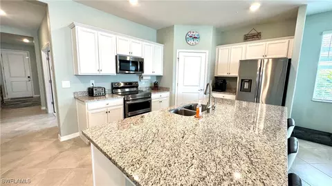3995 E Hampton Cir, Alva, FL 33920 photo 9