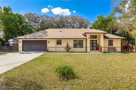 1022 Woods Dr, Labelle, FL 33935