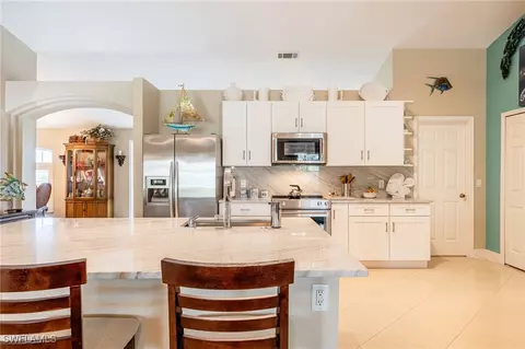 2215 NW 6th Pl, Cape Coral, FL 33993