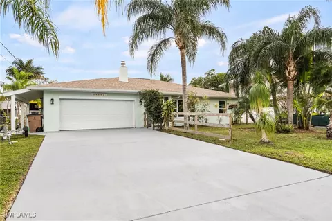 4542 E Riverside Dr, Fort Myers, FL 33905