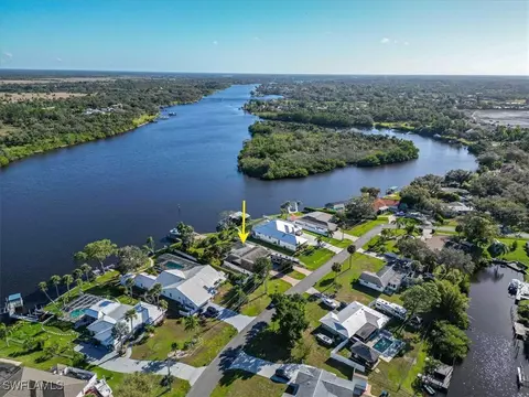 13802 River Forest Dr, Fort Myers, FL 33905