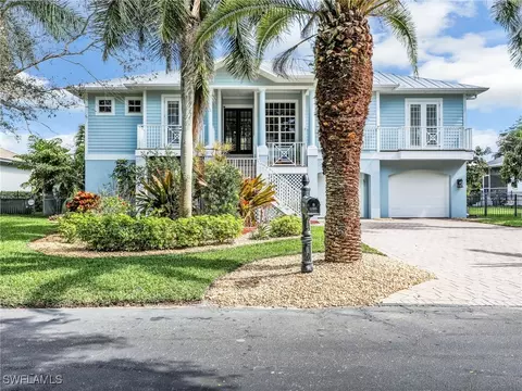 27031 Driftwood Dr, Bonita Springs, FL 34135
