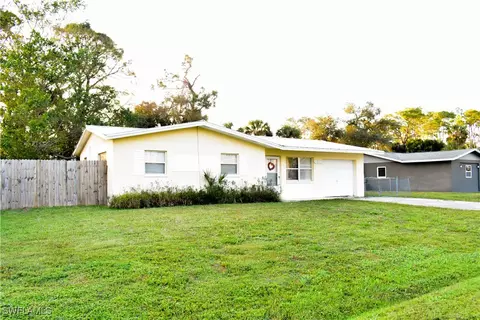 1811 Beachwood Dr, North Fort Myers, FL 33903
