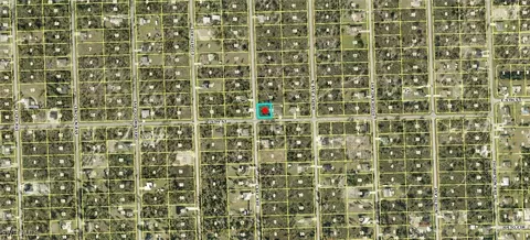 901 E 9th St, Lehigh Acres, FL 33972