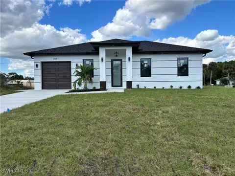207 E 6th St, Lehigh Acres, FL 33972