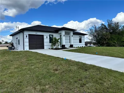 207 E 6th St, Lehigh Acres, FL 33972 photo 2