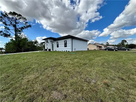 207 E 6th St, Lehigh Acres, FL 33972 photo 4