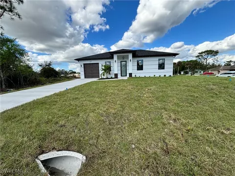 207 E 6th St, Lehigh Acres, FL 33972 photo 3